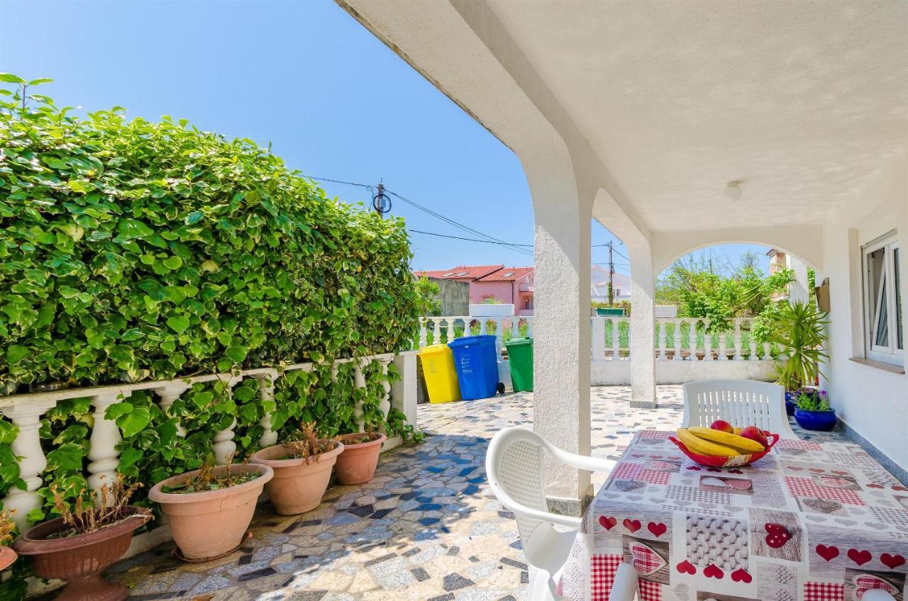 Apartments Ester Lopar Εξωτερικό φωτογραφία