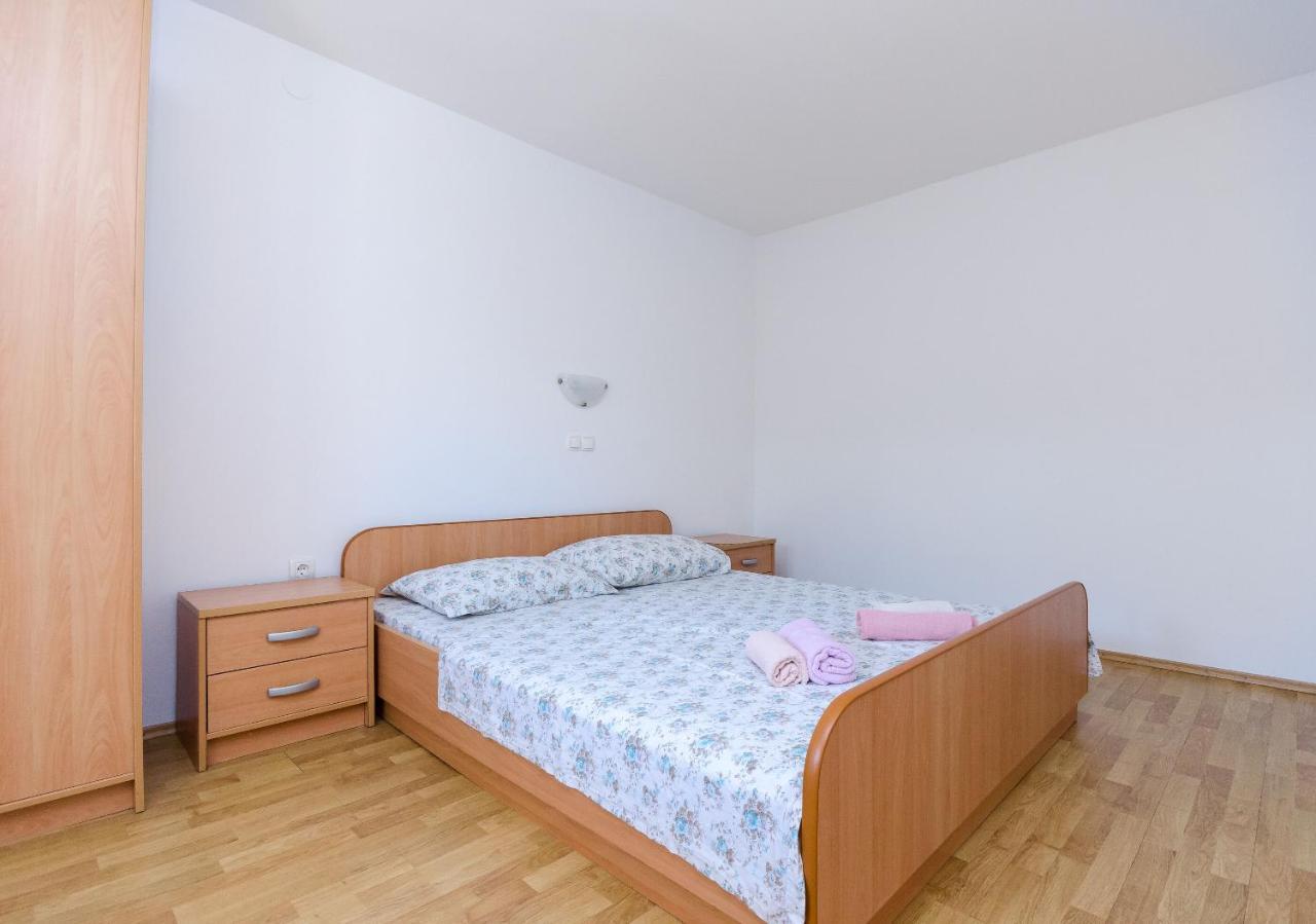 Apartments Ester Lopar Εξωτερικό φωτογραφία