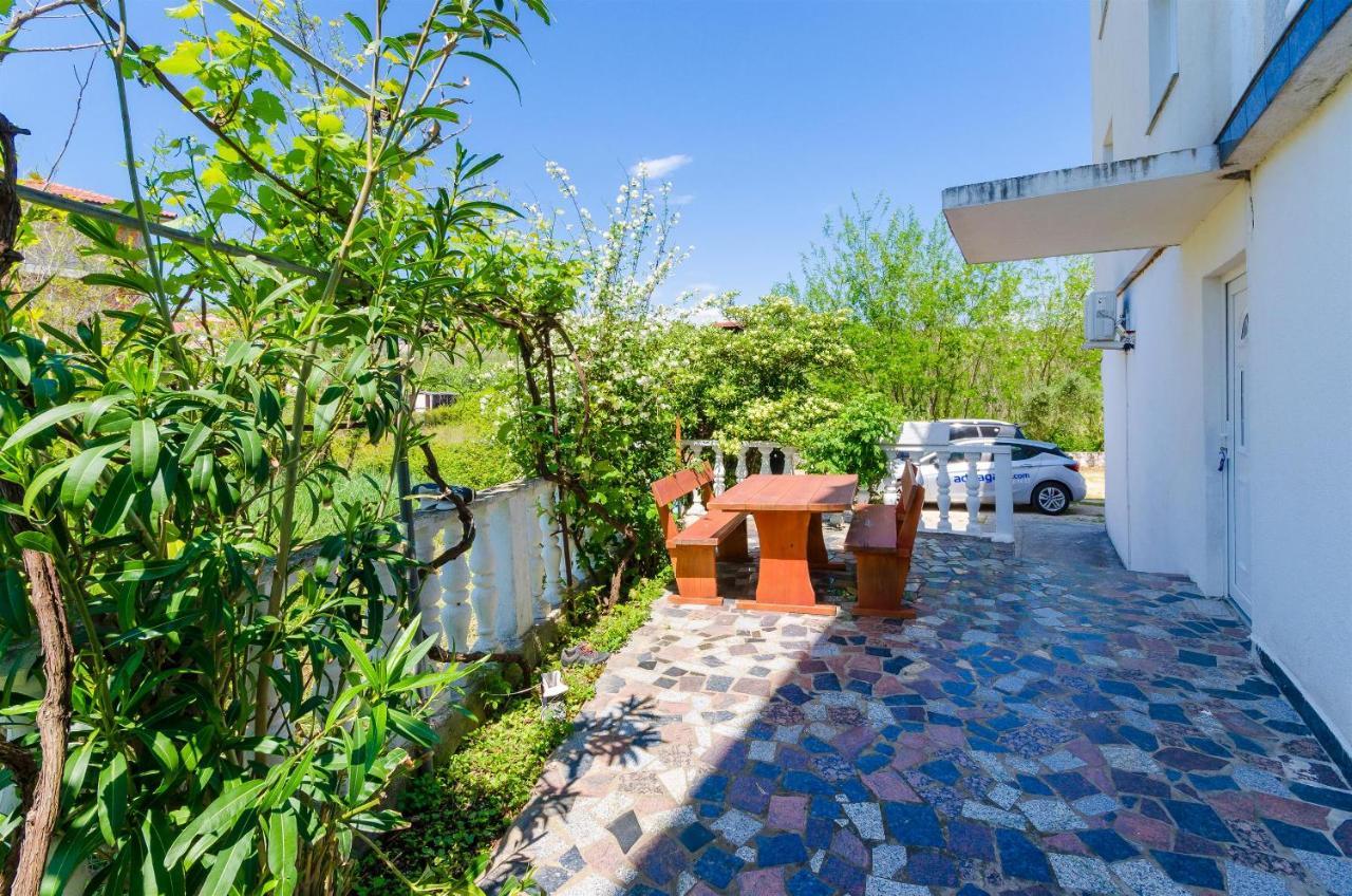 Apartments Ester Lopar Εξωτερικό φωτογραφία