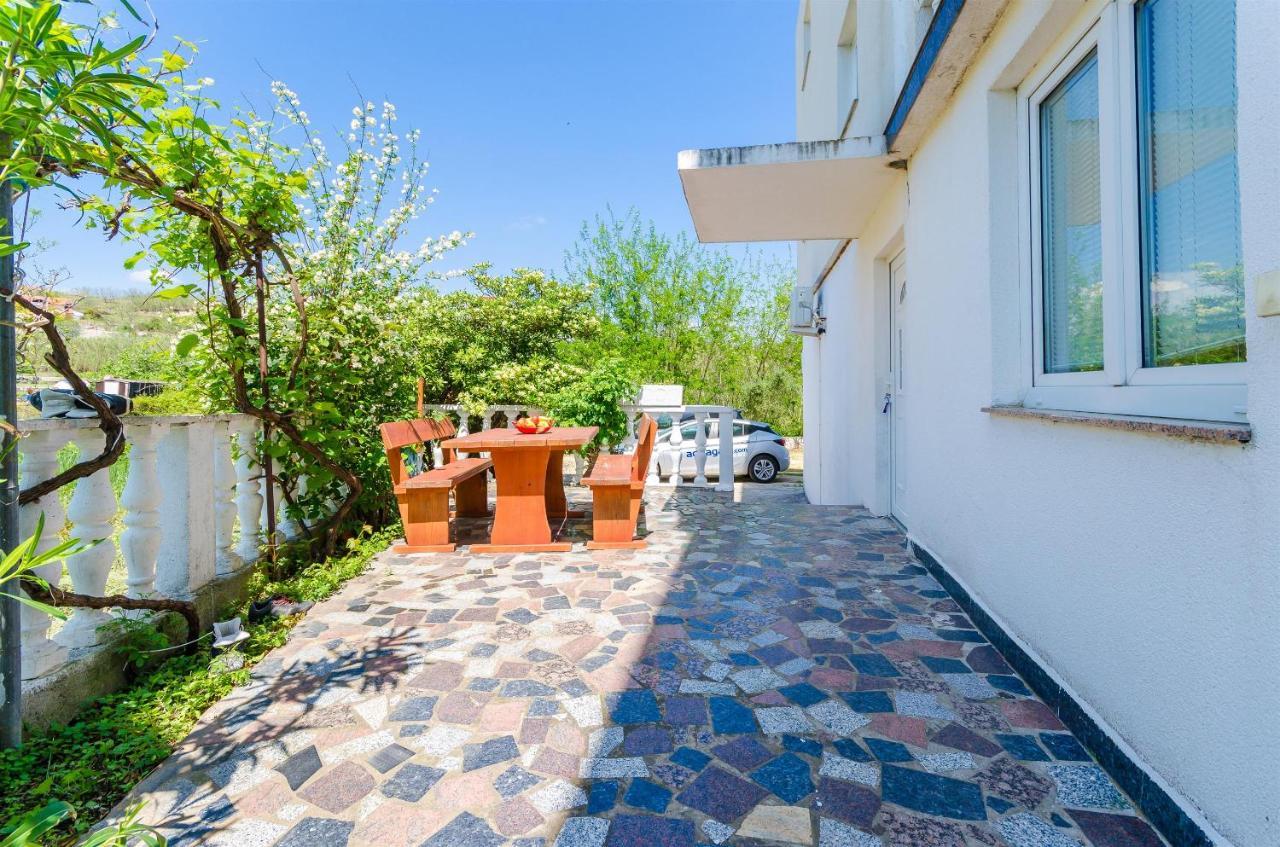 Apartments Ester Lopar Εξωτερικό φωτογραφία