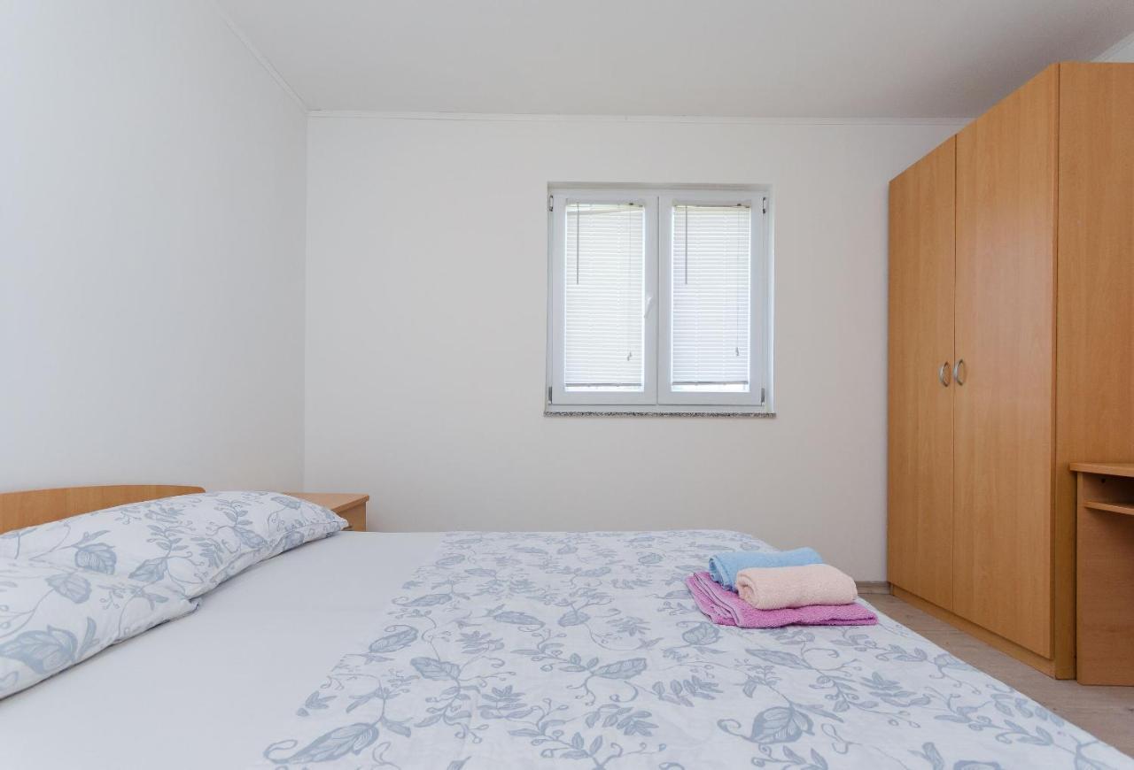 Apartments Ester Lopar Εξωτερικό φωτογραφία
