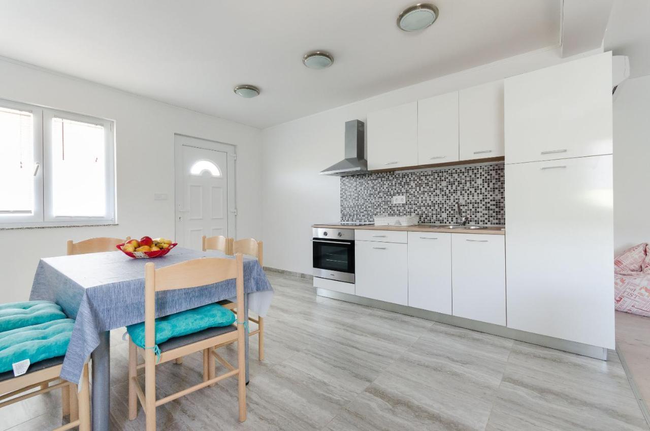 Apartments Ester Lopar Εξωτερικό φωτογραφία