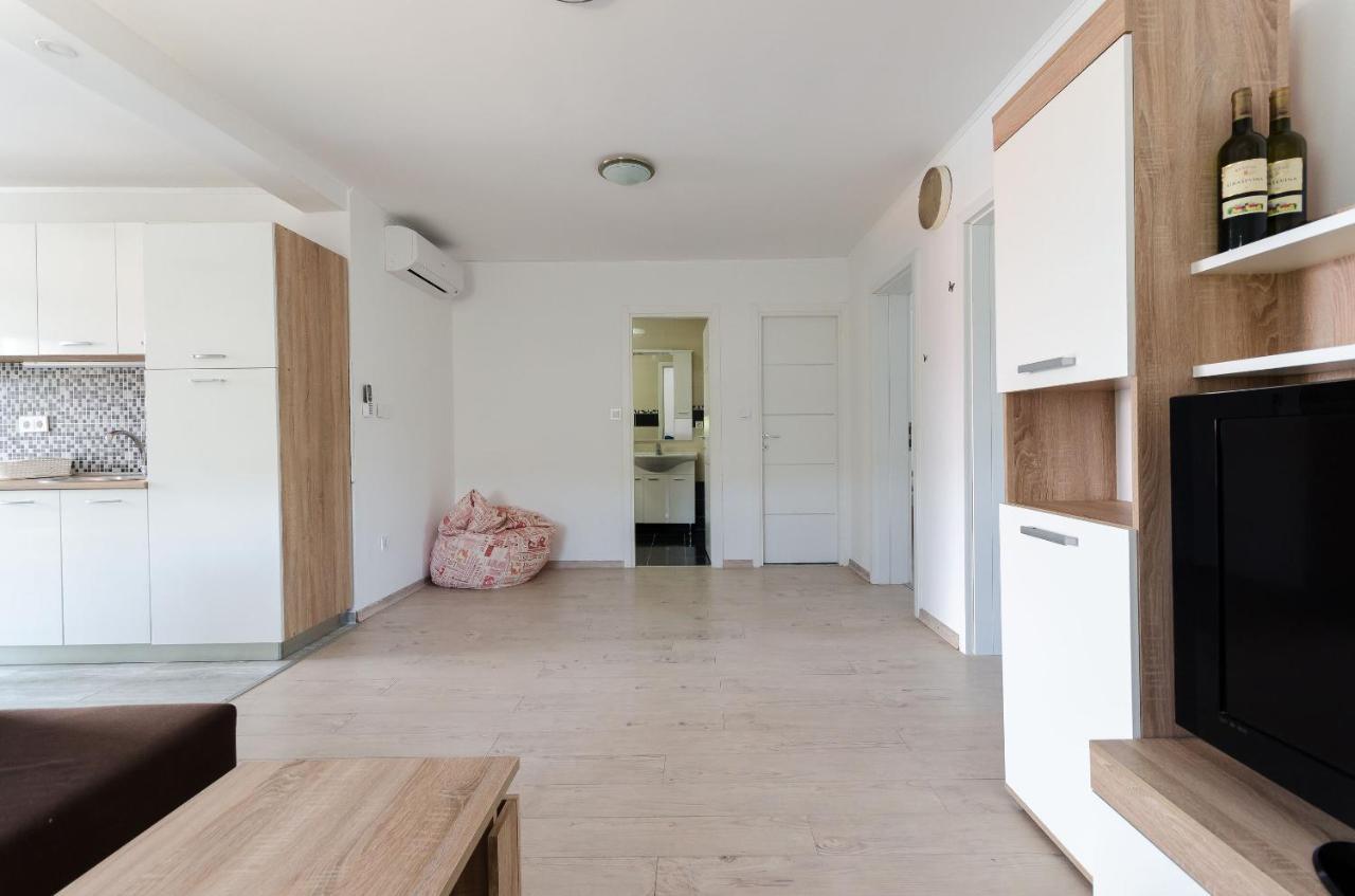 Apartments Ester Lopar Εξωτερικό φωτογραφία