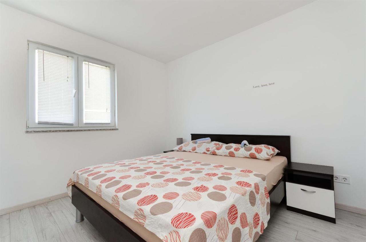 Apartments Ester Lopar Εξωτερικό φωτογραφία