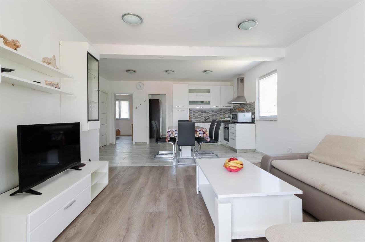 Apartments Ester Lopar Εξωτερικό φωτογραφία