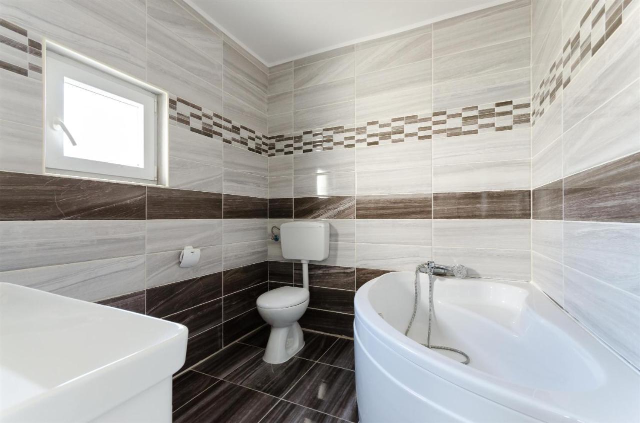 Apartments Ester Lopar Εξωτερικό φωτογραφία