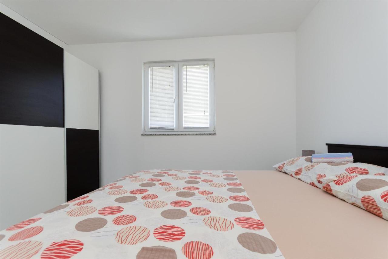 Apartments Ester Lopar Εξωτερικό φωτογραφία