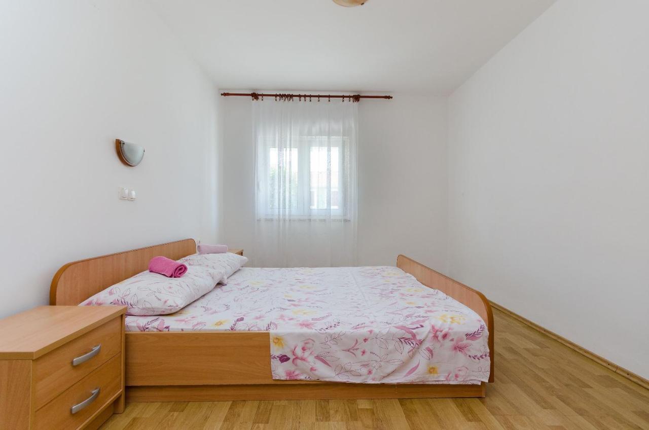 Apartments Ester Lopar Εξωτερικό φωτογραφία