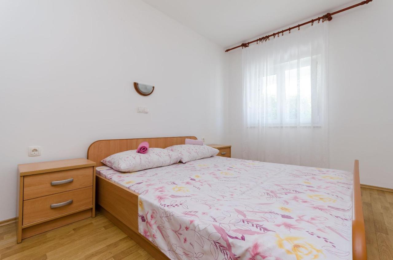 Apartments Ester Lopar Εξωτερικό φωτογραφία